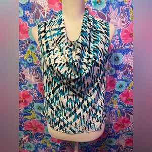 💕3 for $20💕 Cow neck style blouse